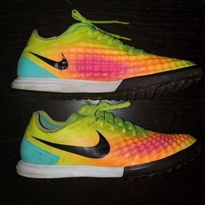 Nike MagistaX Soccer Cleats